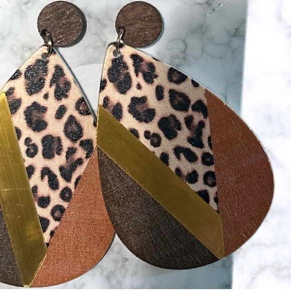 Brown/Tawny leopard print earrings - Picture 2 of 2